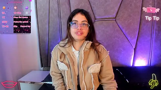 Isabela Colins online show from 2, 10, 2025