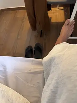 Manu97k online show from 1, 12, 2025