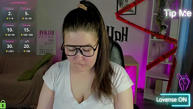 Tara Torres online show from 30, 10, 2025