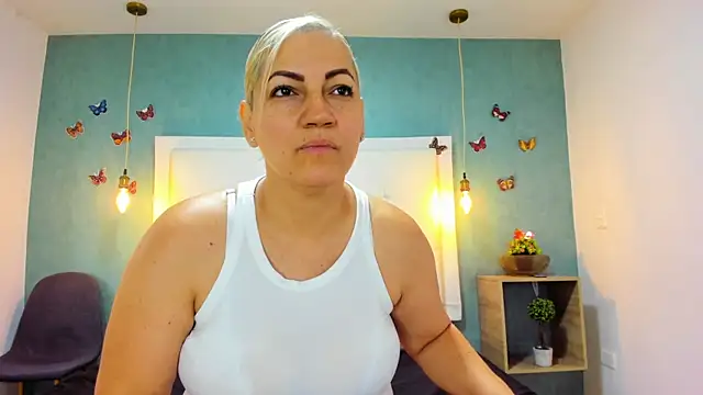 Snapshot of Heidy_milf chatting on 26, 9, 2025 Heidy milf online show from 26, 9, 2025