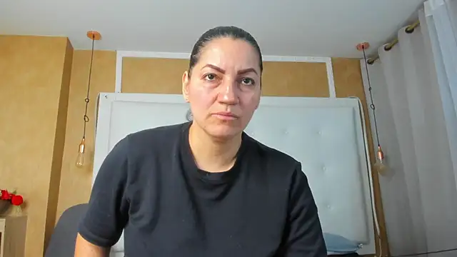 Snapshot of Heidy_milf chatting on 23, 6, 2026 Heidy milf online show from 23, 6, 2026