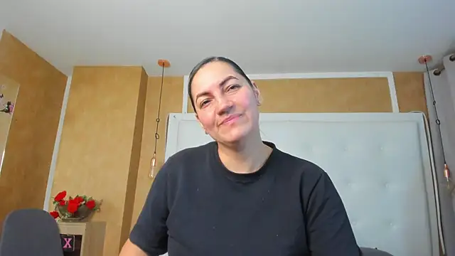 Snapshot of Heidy_milf chatting on 6, 7, 2026 Heidy milf online show from 6, 7, 2026