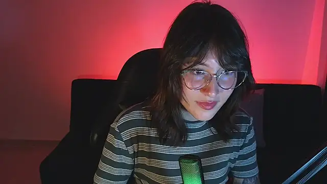 Snapshot of Yulienneg chatting on 26, 6, 2026 Yulienneg online show from 26, 6, 2026