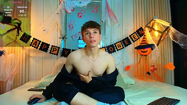 TaylerWhite online show from 26, 10, 2025