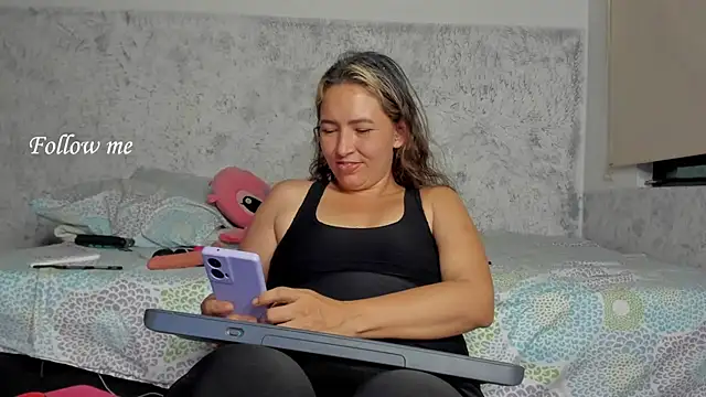 marly charm  online show from 23, 12, 2025