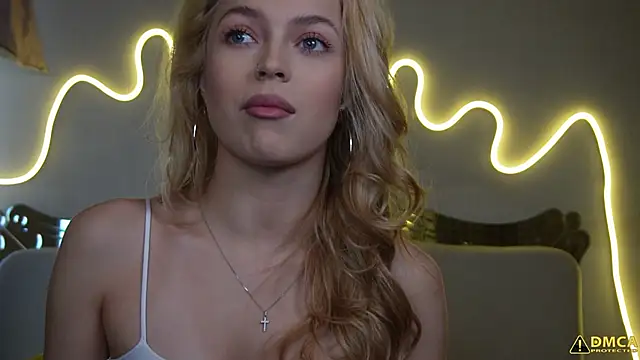 kellypeachcake online show from 10, 10, 2025