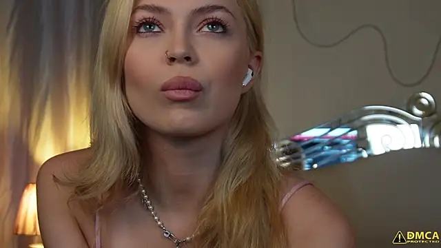 kellypeachcake online show from 21, 10, 2025