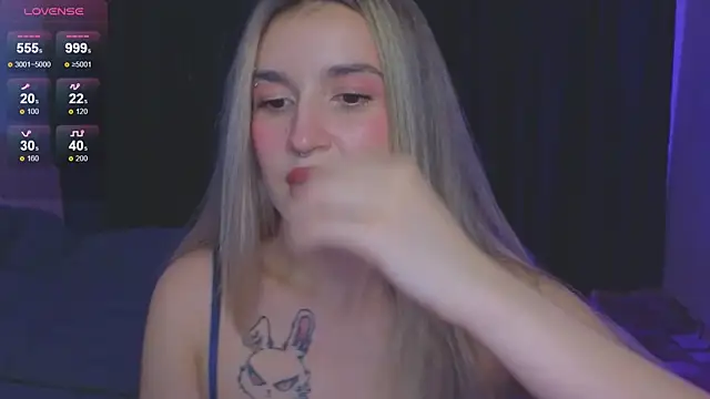 Snapshot of RoxyChill chatting on 15, 9, 2025 RoxyChill online show from 15, 9, 2025