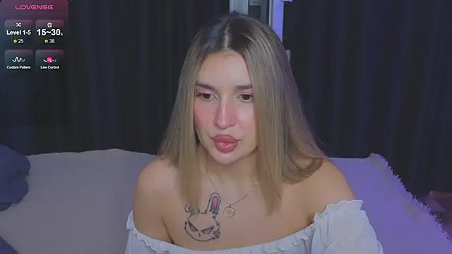 Snapshot of RoxyChill chatting on 17, 9, 2025 RoxyChill online show from 17, 9, 2025