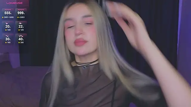 Snapshot of RoxyChill chatting on 26, 9, 2025 RoxyChill online show from 26, 9, 2025