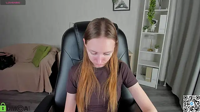 Mia E1fie online show from 4, 11, 2025