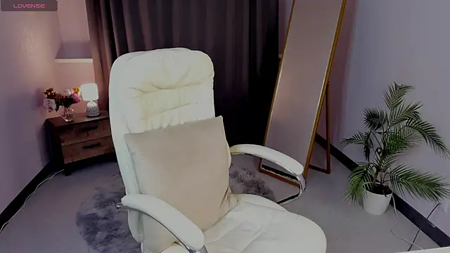 cute luucy online show from 26, 2, 2026