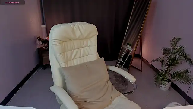 cute luucy online show from 3, 3, 2026