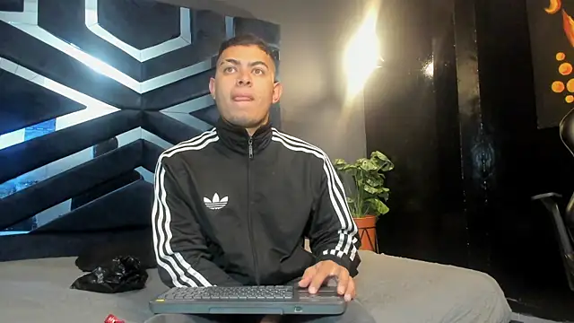 marco garciia  online show from 30, 11, 2025