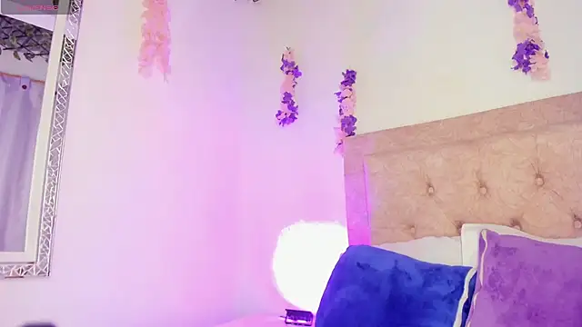 kendra smiitch online show from 25, 10, 2025