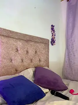 kendra smiitch online show from 25, 2, 2026