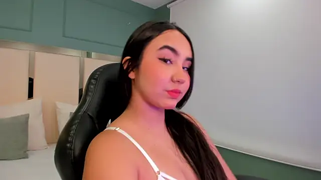 Snapshot of julieta_rosee chatting on 30, 10, 2025 julieta rosee online show from 30, 10, 2025