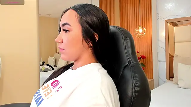 Snapshot of julieta_rosee chatting on 25, 11, 2025 julieta rosee online show from 25, 11, 2025