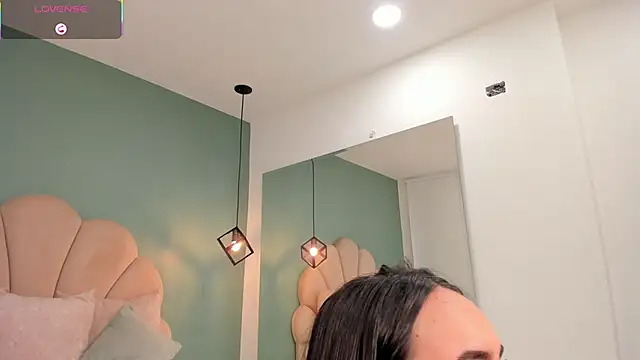 Snapshot of julieta_rosee chatting on 1, 2, 2026 julieta rosee online show from 1, 2, 2026