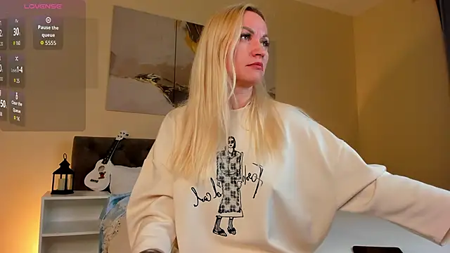 KiraSun online show from 16, 10, 2025