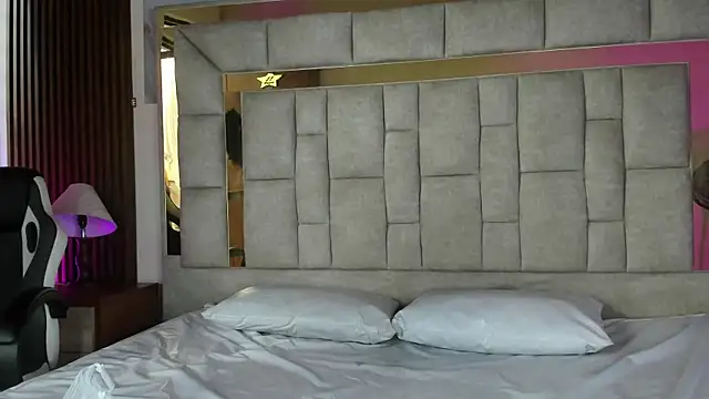 Dulce Pettit online show from 26, 9, 2025