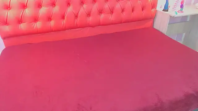 Bunny Petit online show from 9, 10, 2025