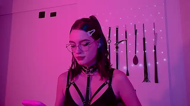 nina kink online show from 15, 5, 2026