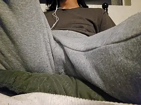 Snapshot of Nicks9inches chatting on 16, 9, 2025 Nicks9inches online show from 16, 9, 2025