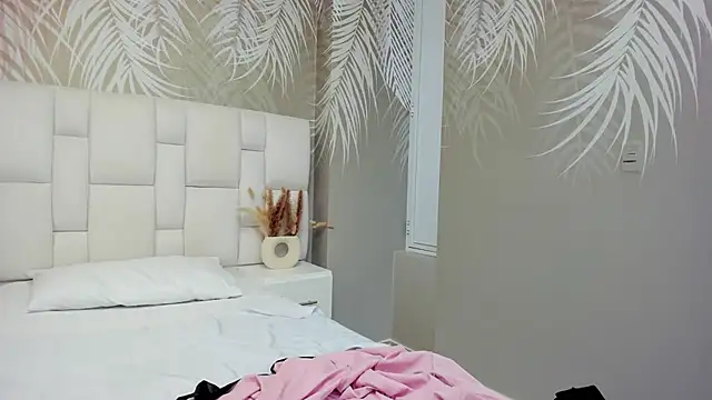 Snapshot of Anni_petite_ chatting on 13, 9, 2025 Anni petite online show from 13, 9, 2025