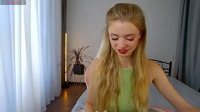 KelsiWest online show from 21, 9, 2025