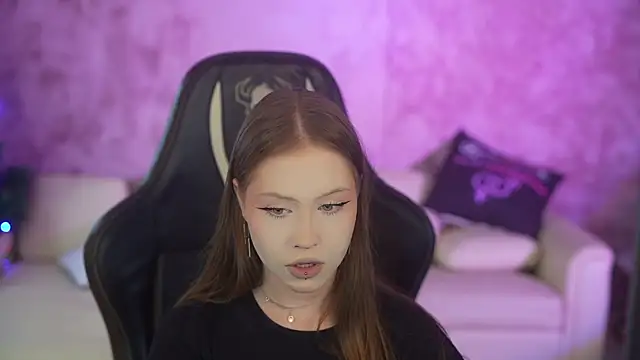 Esmie Smile online show from 10, 1, 2026