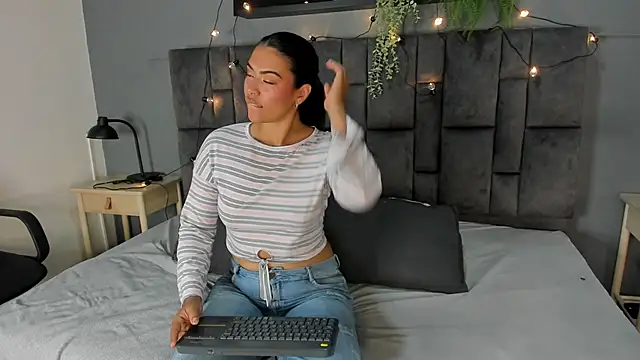 RiriiBrunette   online show from 1, 11, 2025