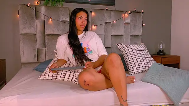 RiriiBrunette   online show from 16, 12, 2025