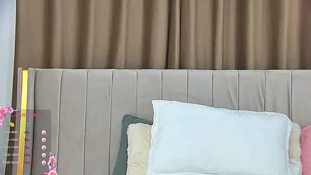 Snapshot of EmilyNovaa chatting on 17, 5, 2026 EmilyNovaa online show from 17, 5, 2026