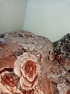 Queen-15 online show from 18, 10, 2025