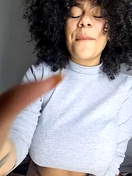 Snapshot of Yerystar chatting on 2, 10, 2025 Yerystar online show from 2, 10, 2025