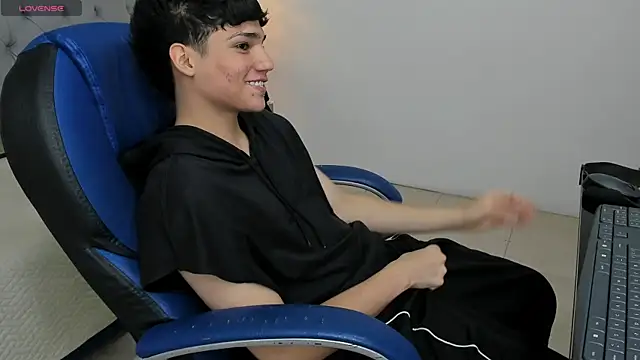 Snapshot of SamBlack_ chatting on 29, 4, 2026 SamBlack online show from 29, 4, 2026