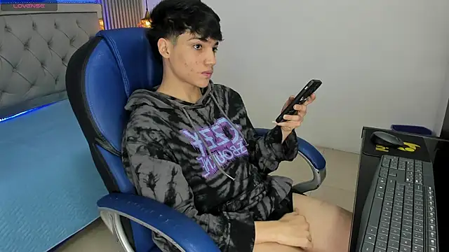 Snapshot of SamBlack_ chatting on 9, 5, 2026 SamBlack online show from 9, 5, 2026