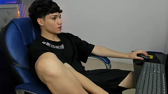 Snapshot of SamBlack_ chatting on 14, 5, 2026 SamBlack online show from 14, 5, 2026
