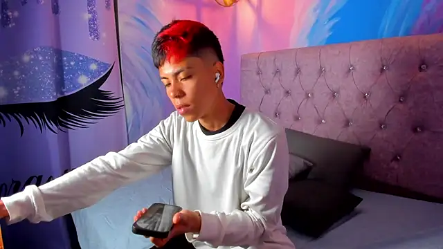 MaxiWildd online show from 10, 10, 2025