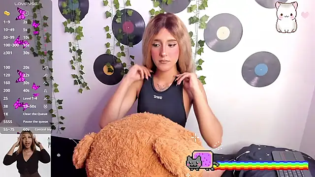 Snapshot of Amy_Moonlight chatting on 2, 10, 2025 Amy Moonlight online show from 2, 10, 2025