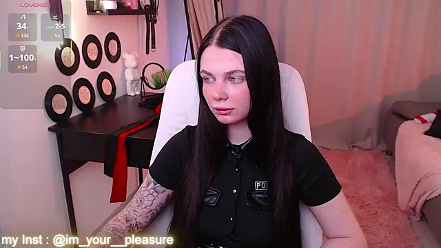 Michela Fruet online show from 19, 12, 2025