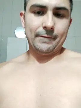 Snapshot of Bradd_32 chatting on 6, 4, 2026 Bradd 32 online show from 6, 4, 2026