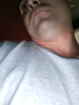 Snapshot of Bradd_32 chatting on 8, 5, 2026 Bradd 32 online show from 8, 5, 2026