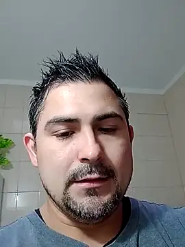 Snapshot of Bradd_32 chatting on 21, 5, 2026 Bradd 32 online show from 21, 5, 2026