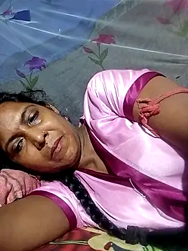 Snapshot of Savita992 chatting on 1, 5, 2026 Savita992 online show from 1, 5, 2026