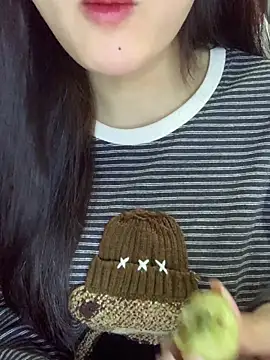 Snapshot of Linhtruong_ chatting on 22, 12, 2025 Linhtruong online show from 22, 12, 2025