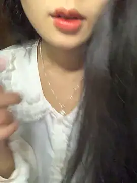 Nhinhi18 online show from 2, 12, 2025