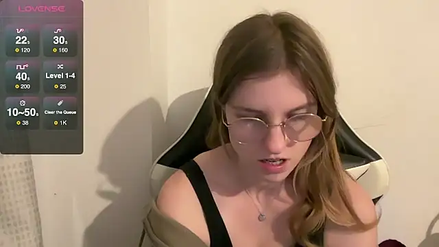 BustyKellyXXX online show from 21, 12, 2025