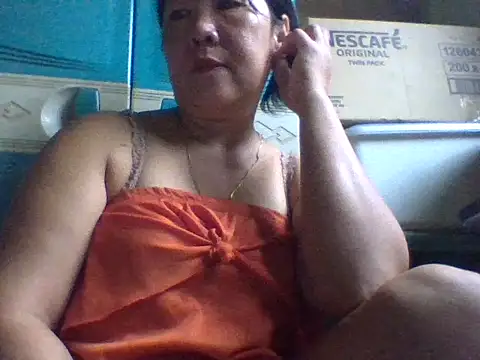 Snapshot of mommasexy29 chatting on 20, 10, 2025 mommasexy29 online show from 20, 10, 2025